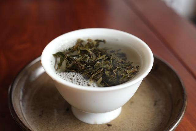 泡普洱茶時(shí)，為何不宜翻動(dòng)葉底？專家揭示背后玄機(jī)